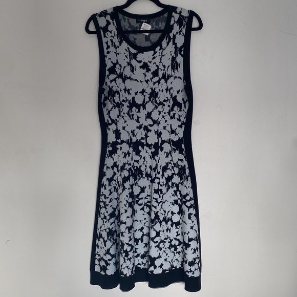 NWT-Black and White DKNY Crewneck Knit Dress, Sz S - Picture 1 of 10